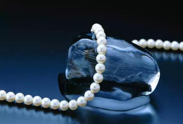 关于珠宝玉石的基础知识书籍,珠宝玉石知识问题有哪些