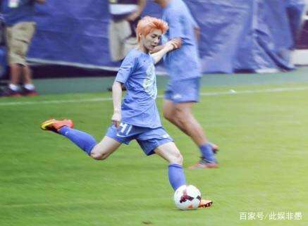 邓超鹿晗溜冰场搞笑,邓超鹿晗帅气视频