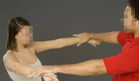 中医怎么看肩膀冈上肌疼痛,肩膀冈上肌疼痛