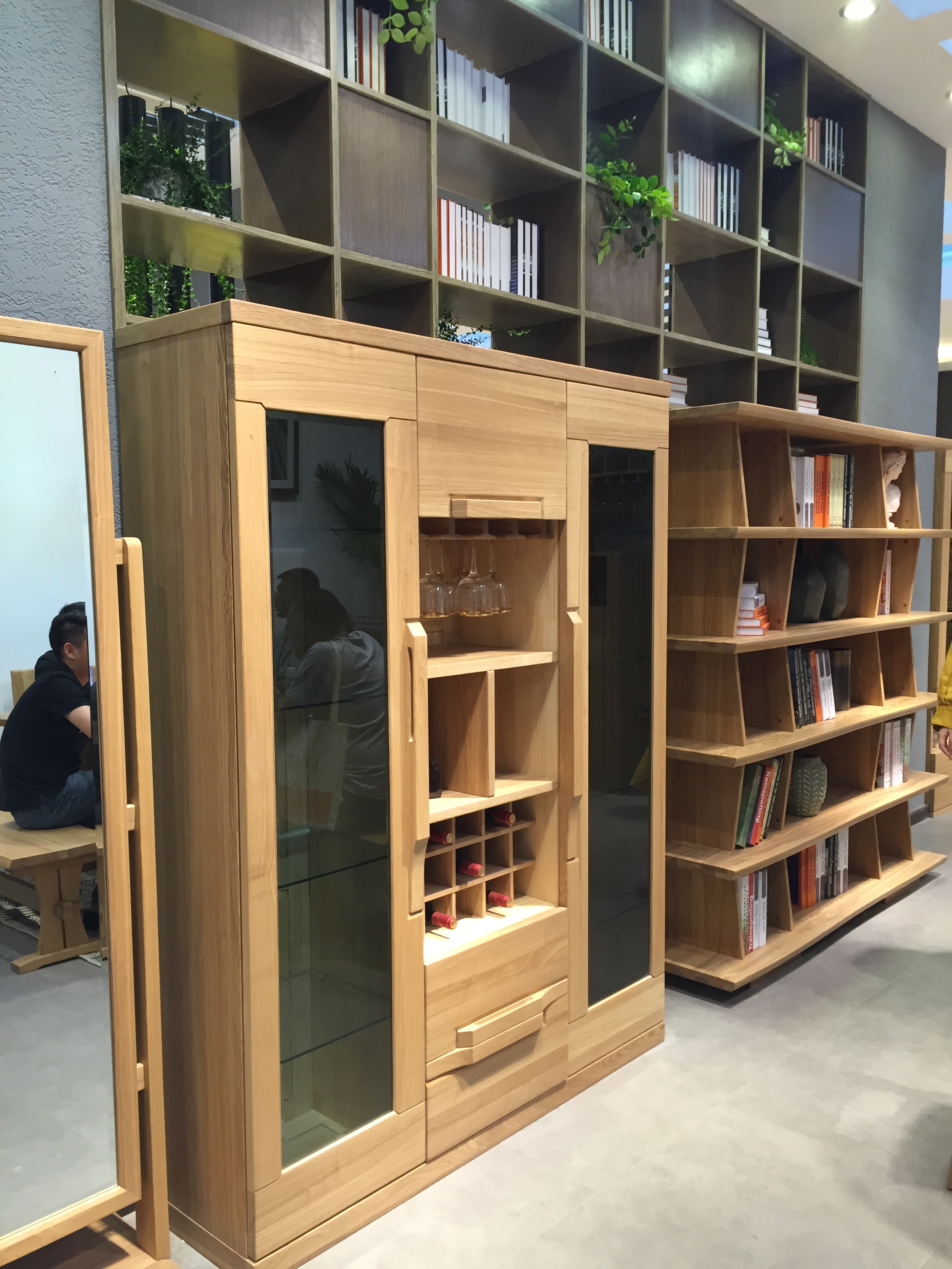 水曲柳刷什么颜色木蜡油好,水曲柳上清漆好还是上木蜡油好