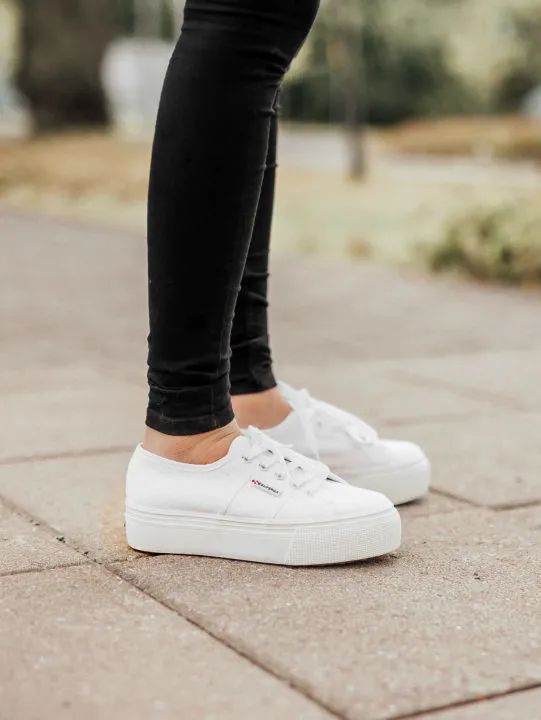 又好看又百搭的小白鞋,那些超好看的又百搭的小白鞋