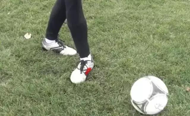 足球必须的五个射门小技巧,足球个人技巧和射门技巧