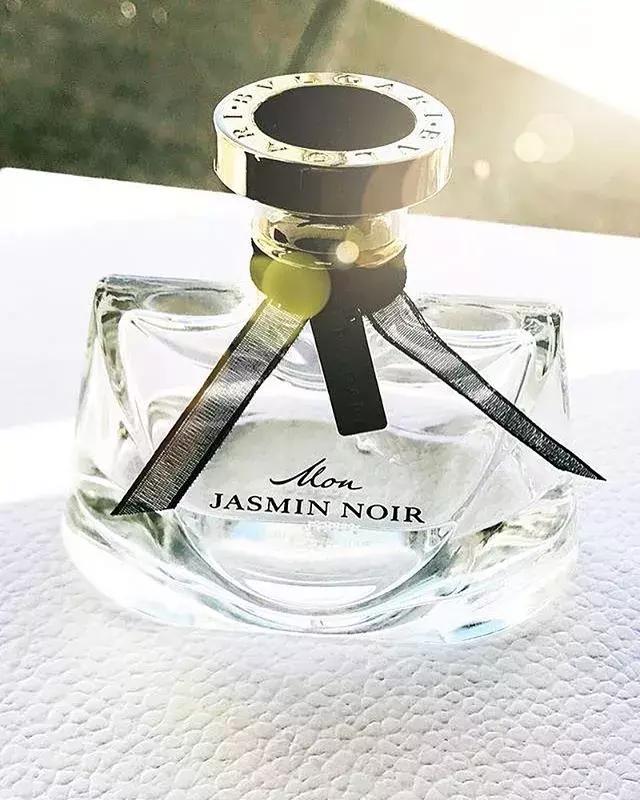 香奈儿蔚蓝香水淡香好还是浓香好,适合夏天香水持久淡香