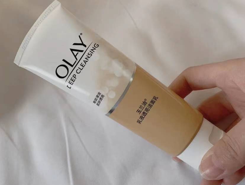 中老年用什么洗面奶洗脸更好,中老年干性皮肤美白祛斑洗面奶