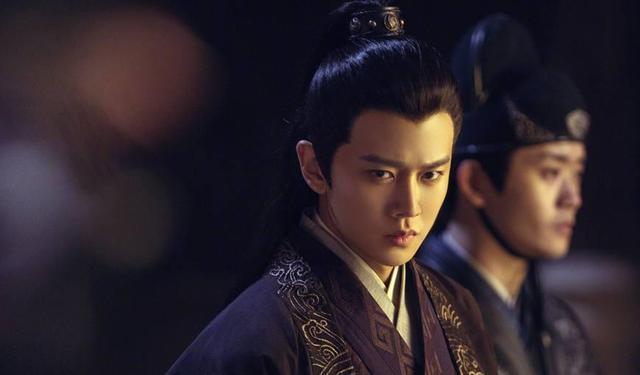 任嘉伦当评委时跳林俊杰的歌,任嘉伦评委舞者暖心