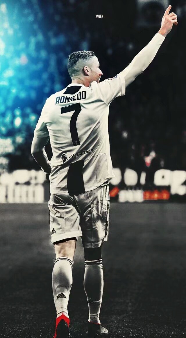 足球运动员C罗妻子,足球运动员c罗的最帅图片