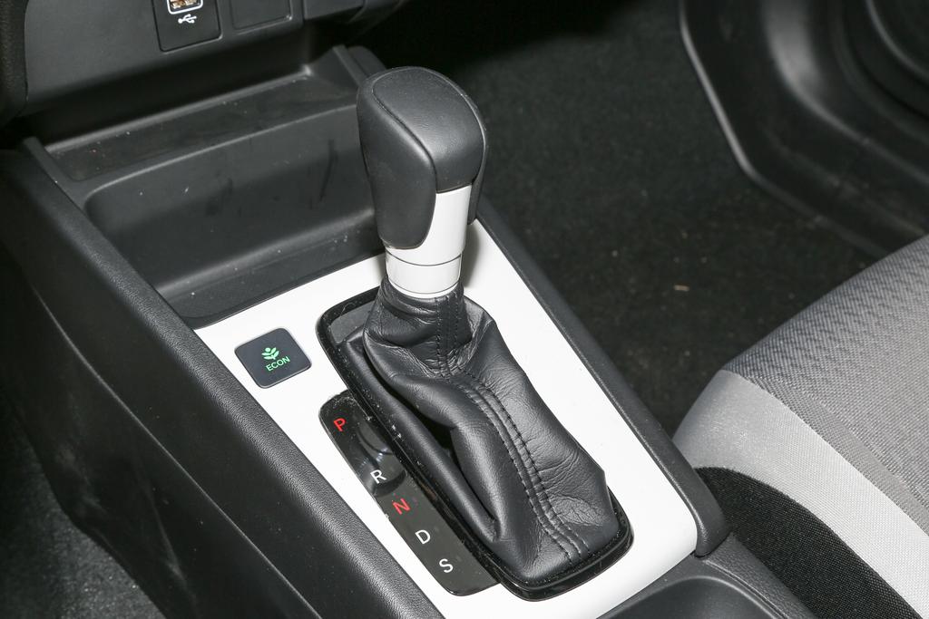 大号飞度油耗空间,飞度空间大动力强省油保值