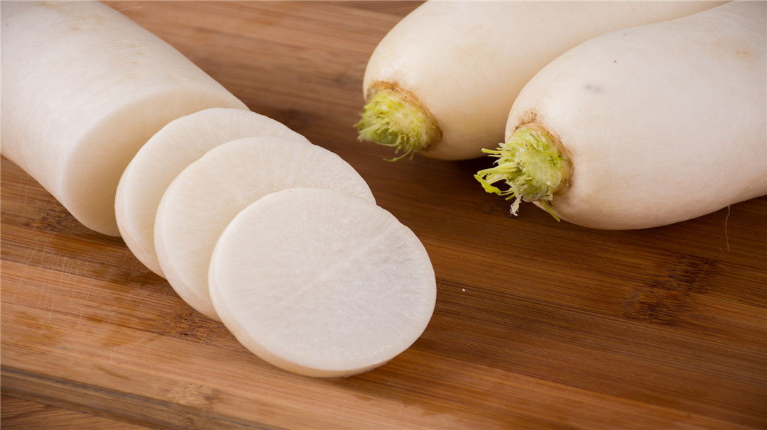 长冻疮吃什么食物,冬季全身寒冷有冻疮用什么药