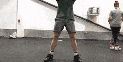 腰围34.7cm缅甸女孩成全球腰最细的人，网友：比我腿还细