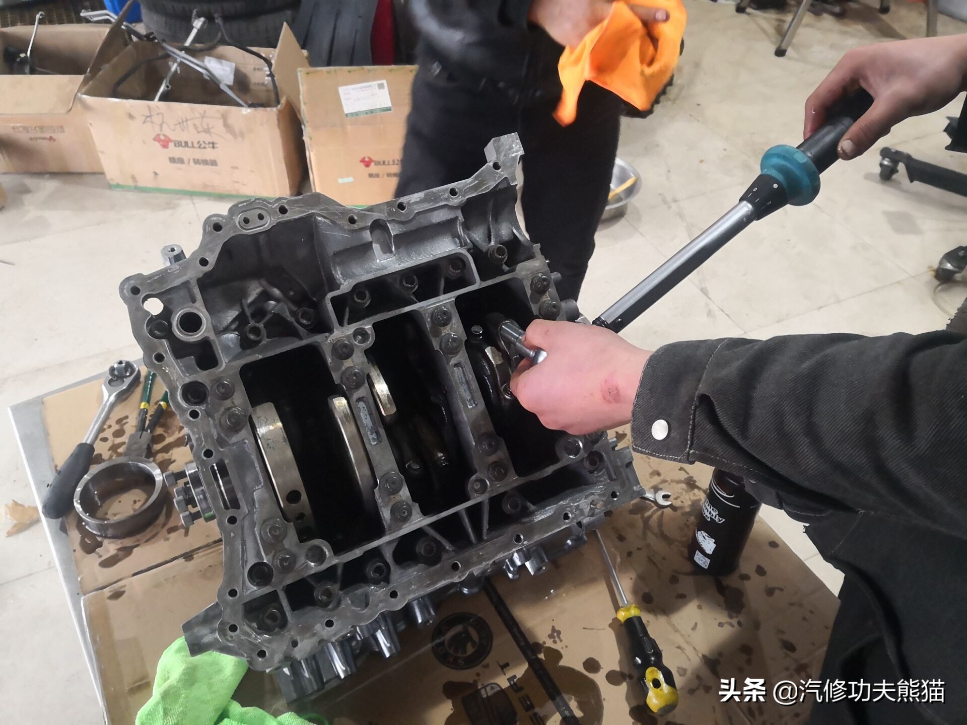 只因修烧机油却被人修到残废！4S拒修！一台奥迪Q7的重生路