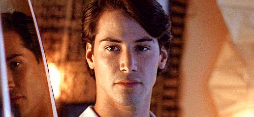 丧女失爱，辟谣无用，绝世美强惨基努·里维斯，放飞多年再遇真爱