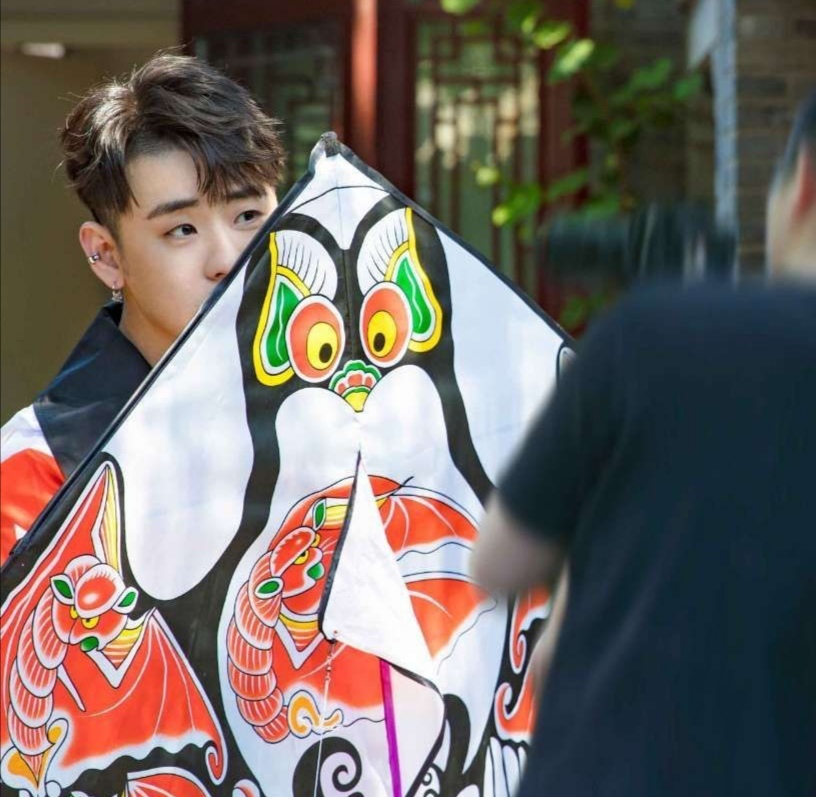 崩溃的小芝士,怎样才能嫁给张云雷看看他选女朋友标准,啥都靠抢