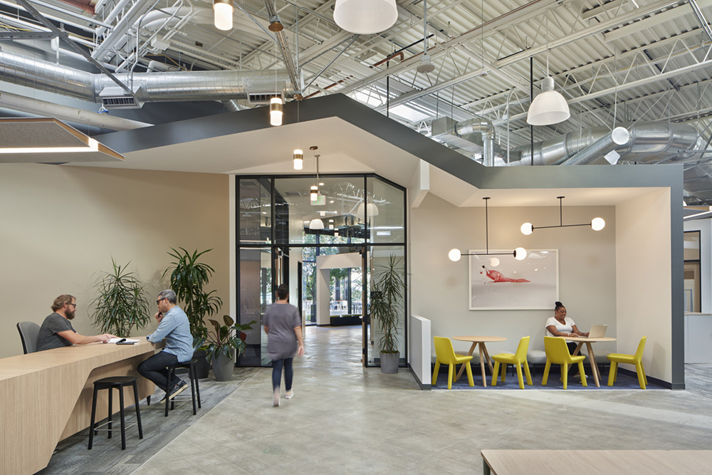 温暖工业风广告公司Fallon明尼阿波利斯办公设计欣赏