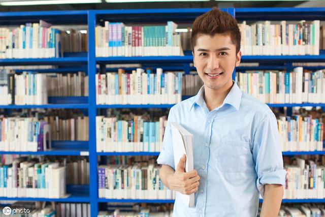 个人简历封面word制作,word个人简历免费下载