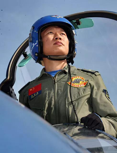 飞行员因身体原因停飞了怎么办,空军飞行员停飞意味着什么