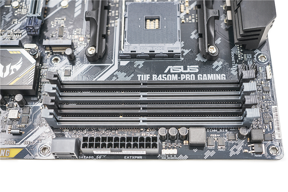 科技以灯为本,3600X+B450+BMR-24水冷+大水牛铁血战士机箱装机秀