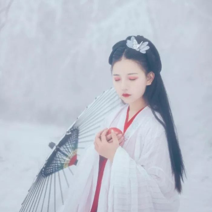 不染世俗的古风女头真人,有意境古风女头真人版