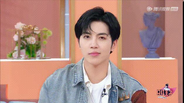 让男明星帮忙化妆，是巨大福利还是*男美**陷阱？