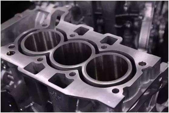 三缸与四缸抖动对比,四缸对比三缸的抖动