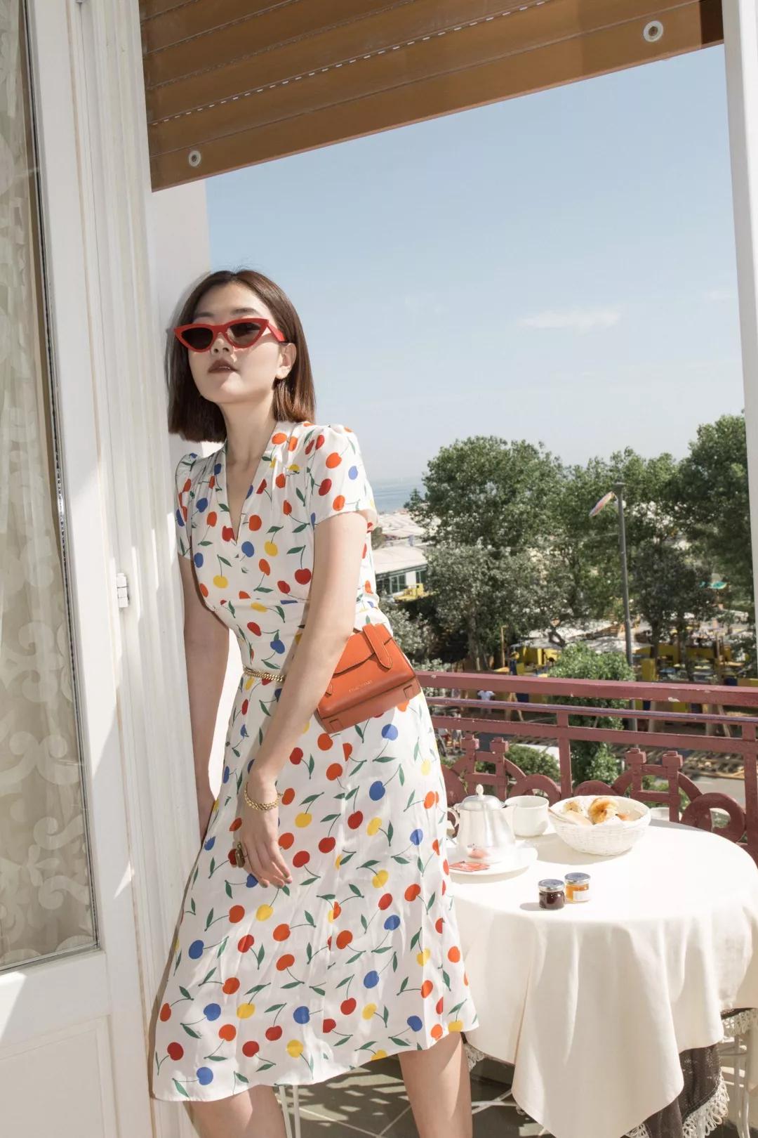 最新款的腰包简单一点,斜挎腰包最值得入手的大牌