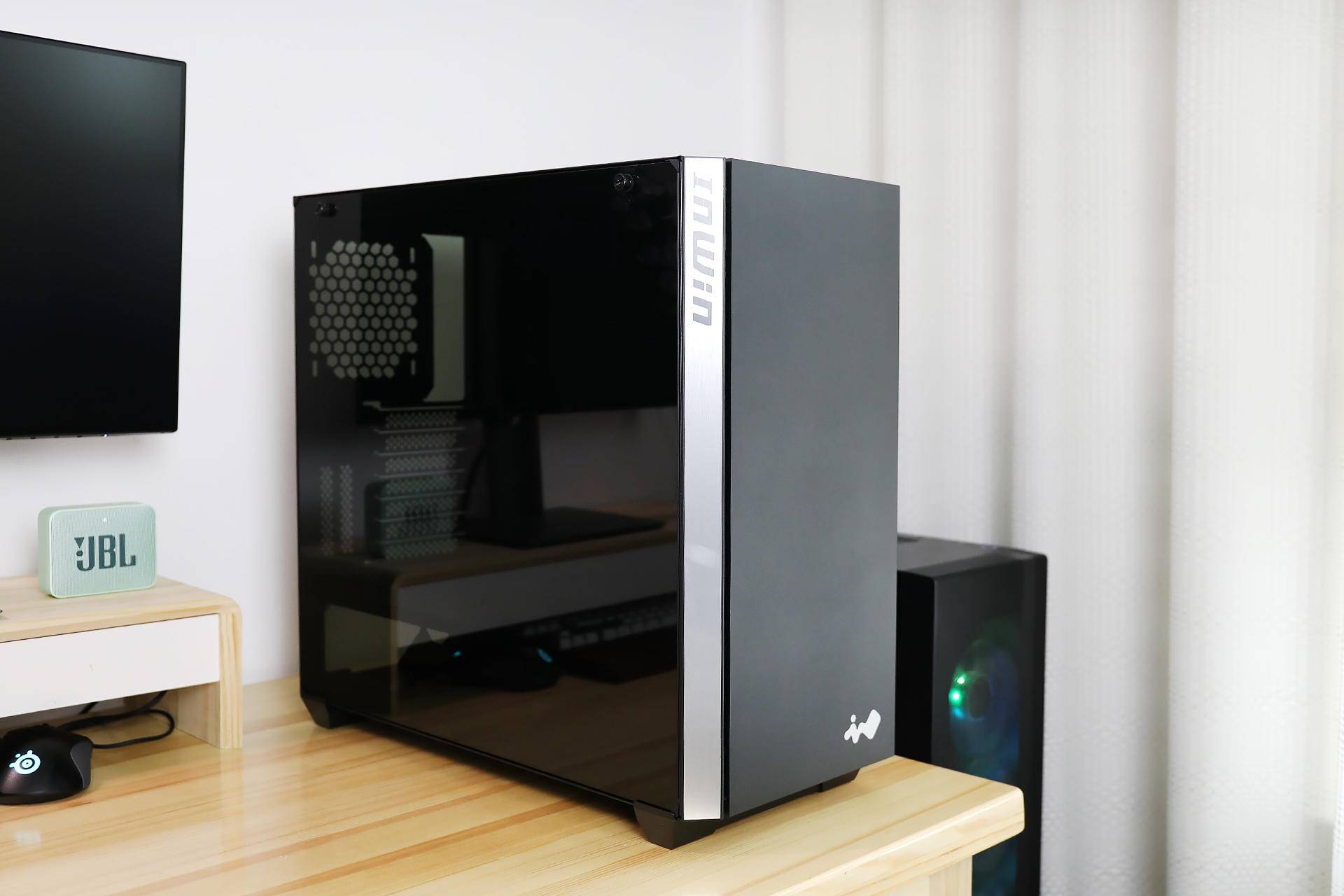 颜值、空间、散热，统统都有，迎广216中塔式机箱体验