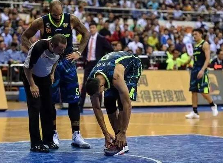 中国李宁撞高帮鞋,李宁鞋翻车