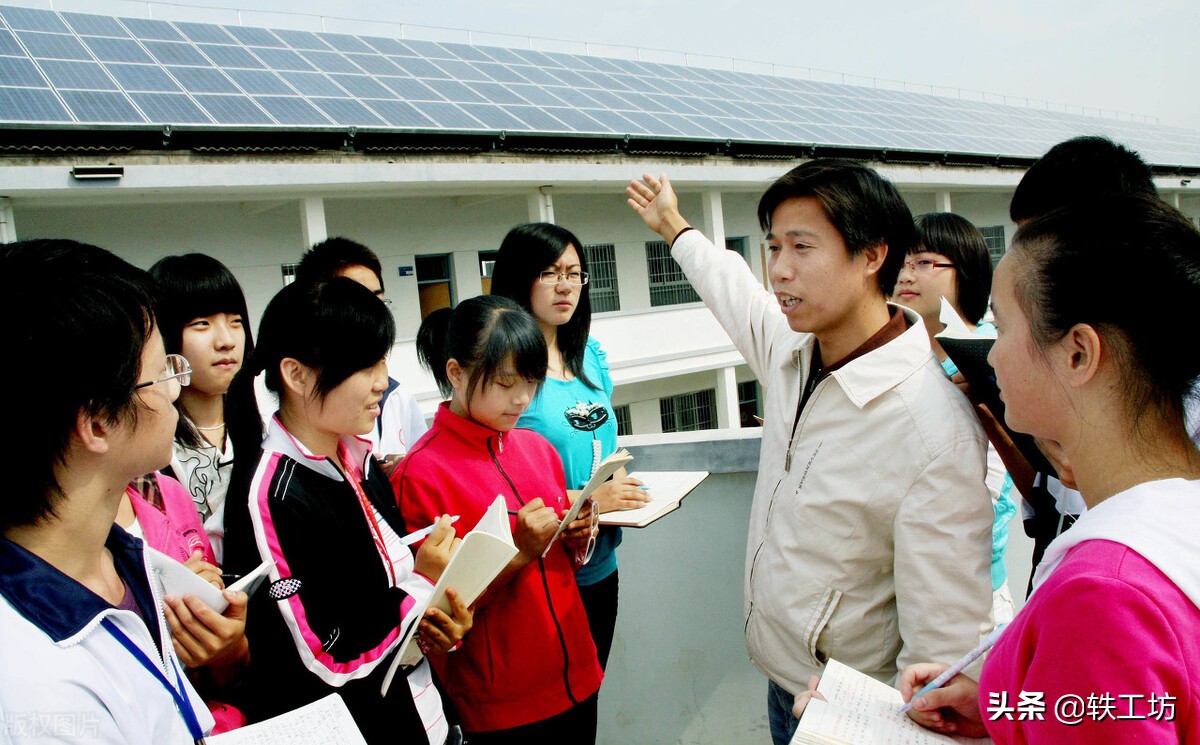 学校搞行政好还是当老师可靠,小学学校行政工作有前途吗