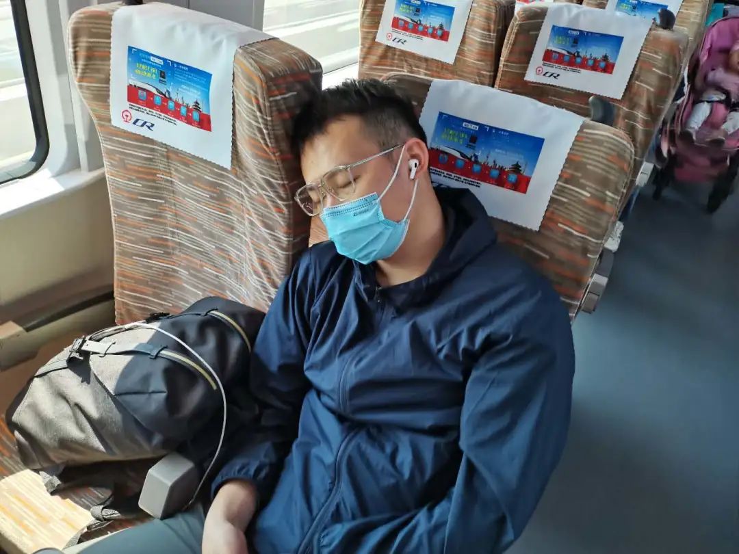 新闻在路上,致敬新闻背后的故事