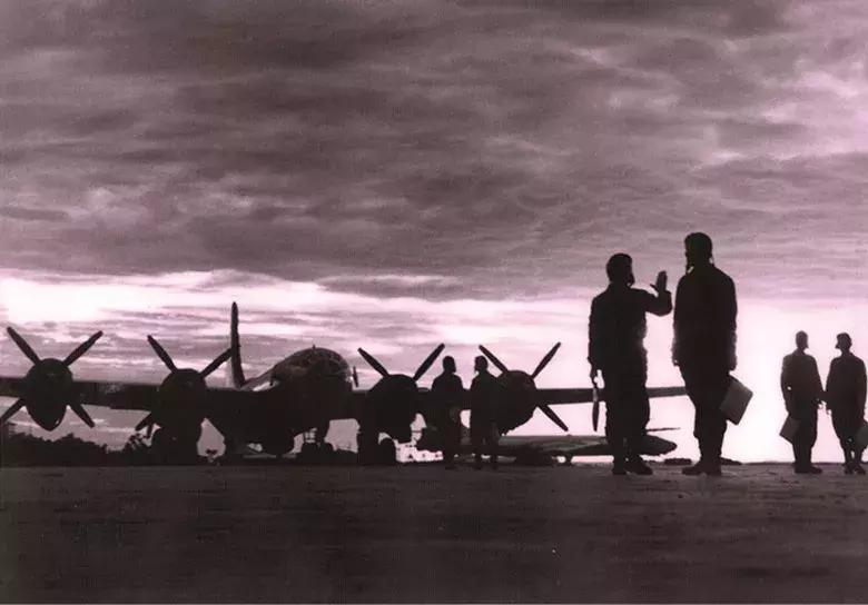 这支受阅的空中王牌部队,54年前还干过一件惊天动地的大事