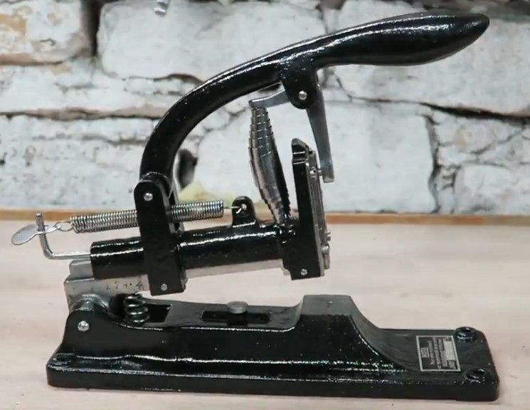 办公专用台式订书机,省力订书机办公专用