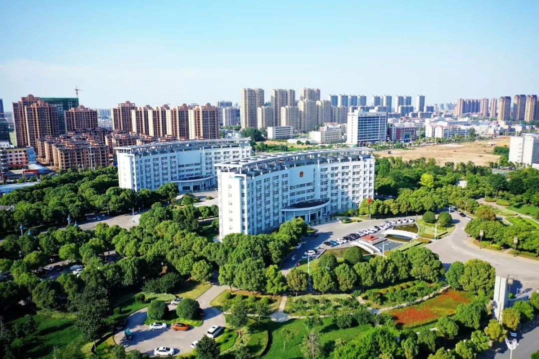 安徽的一个县，曾是全国人口第二大县，如今常住人口约166万