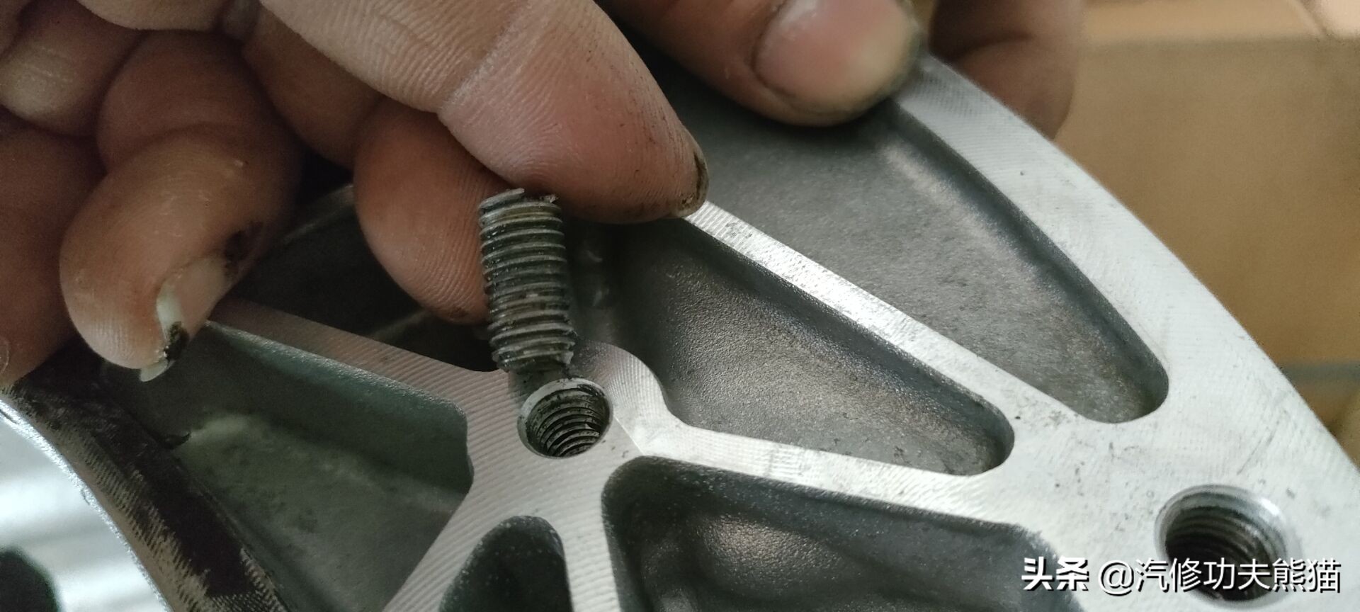 现在最新款的奥迪烧不烧机油,奥迪q7哪年有的柴油