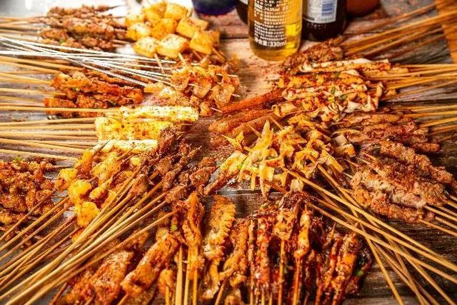 2023年全国餐饮收入总计,上半年餐饮上涨