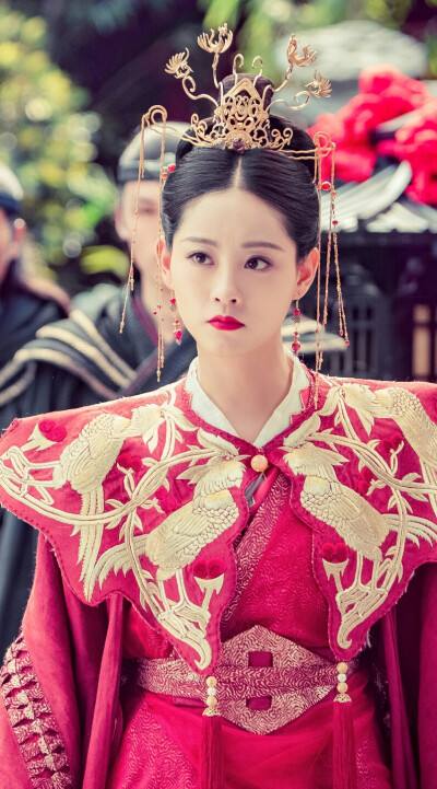 倚天屠龙记张无忌爱不爱赵敏,倚天屠龙记对张无忌有意思的女人