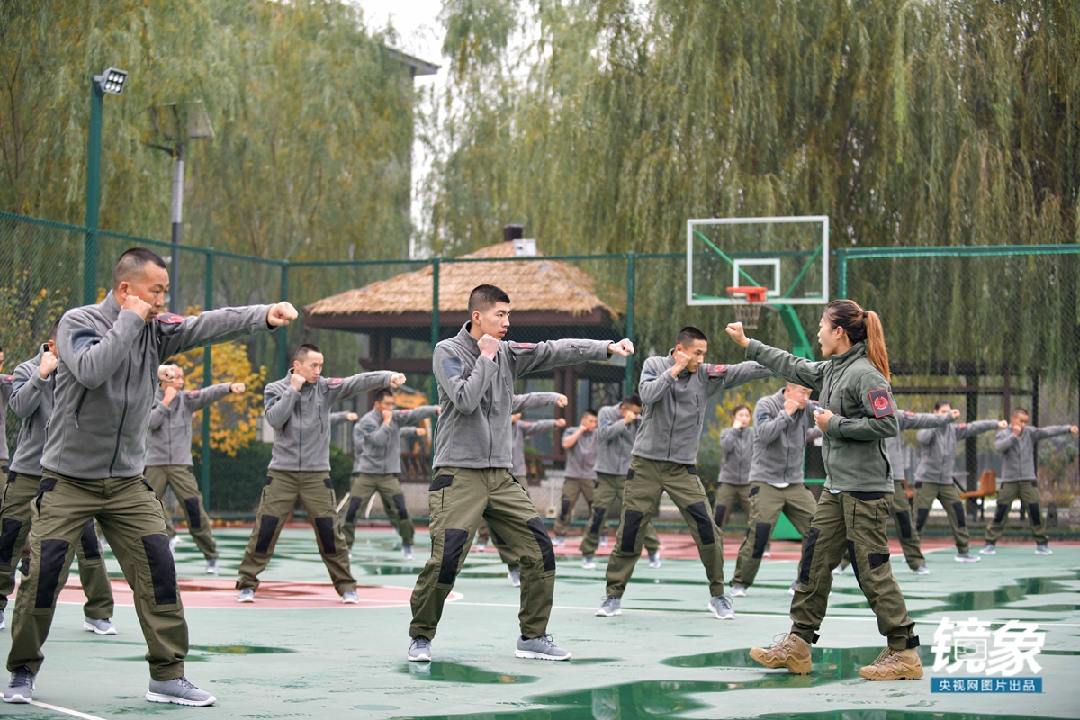 00后女保镖炼成记,中国女保镖炼成记