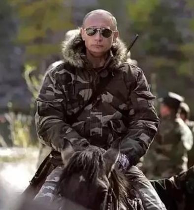 普京和柳德米拉离婚后见过面吗,普京与柳德米拉的爱情故事