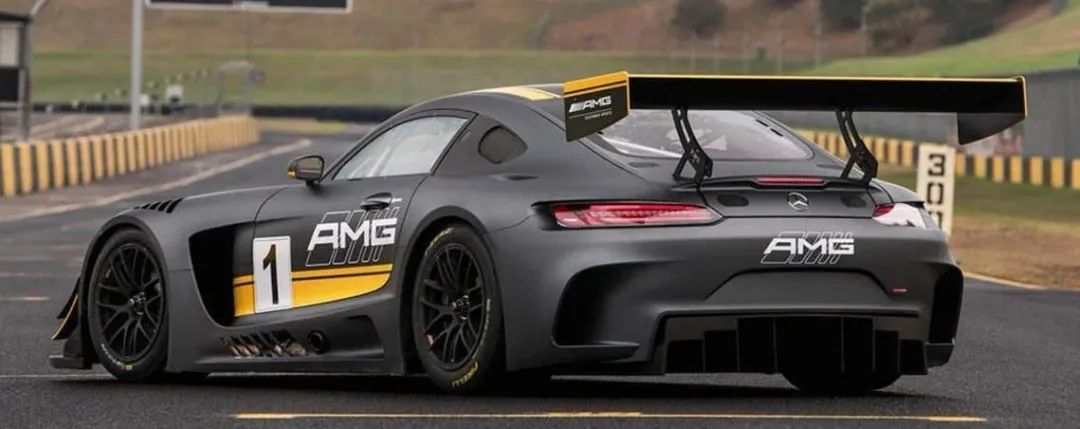 4年时间小伙轻松拿下百万奔驰,5万入手翼神怎么玩最有气质