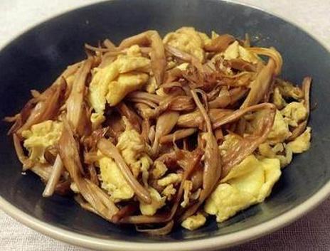 鸡蛋黄花菜汤的功效与作用,黄花菜鸡蛋功效