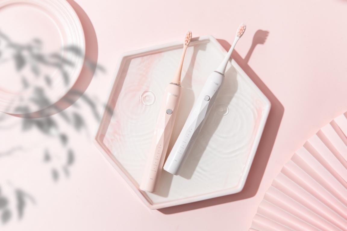 送人礼物送电动牙刷,什么电动牙刷适合送女生质量还好