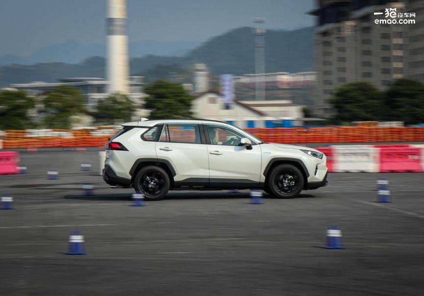 TNGA的革新有多强?试驾一汽丰田全新RAV4