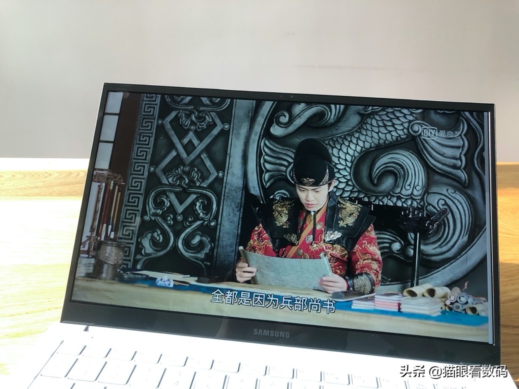 三星galaxybookion15寸,三星galaxybookion屏幕配置