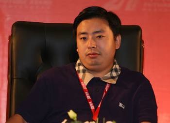 叶国富一年赚多少钱,叶国富靠10元店做到150亿身家