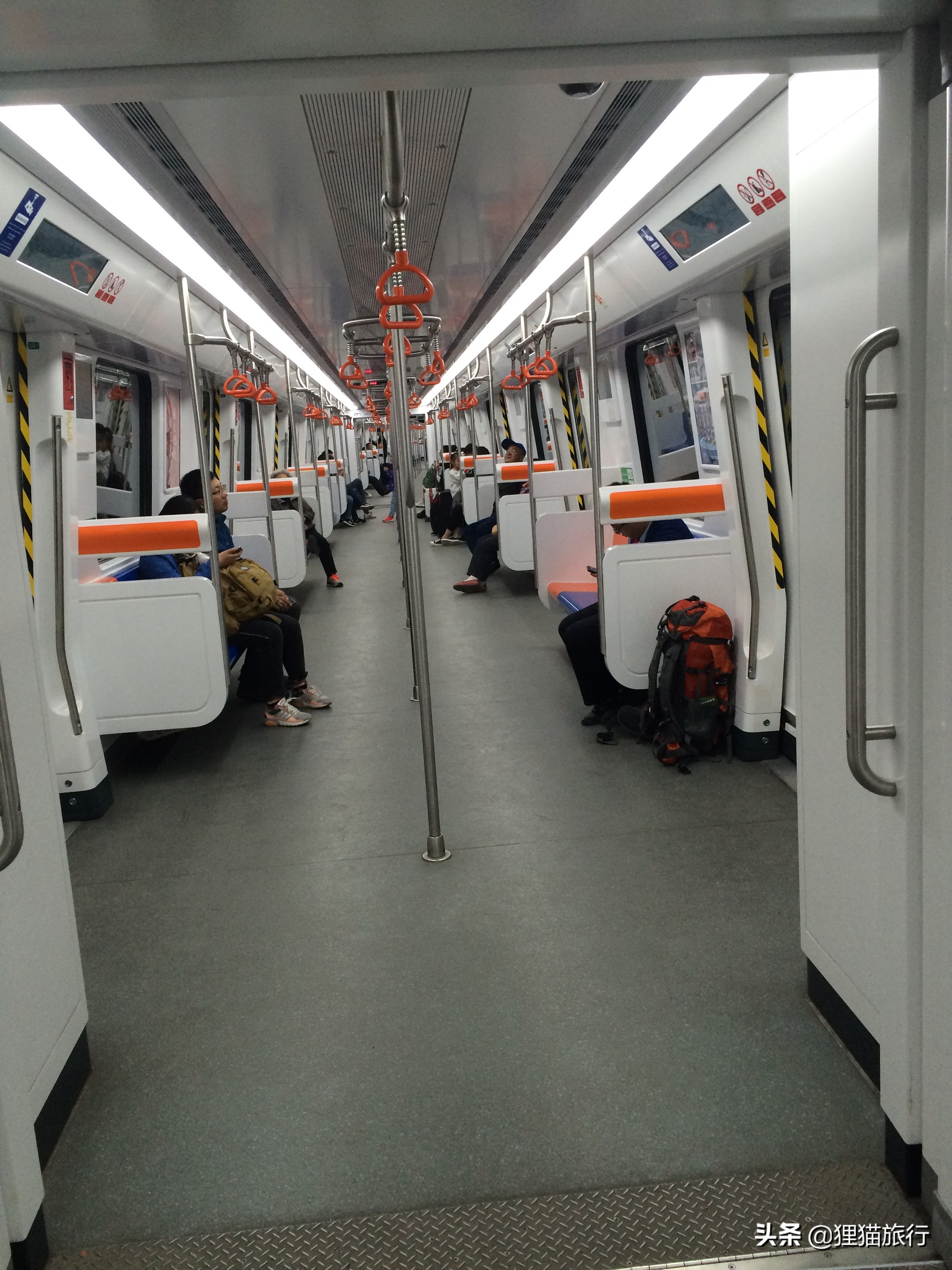 中国最西边的地铁，乌鲁木齐地铁高端大气上档次，就是人不多