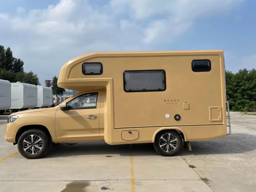 爱旅途t70四驱皮卡房车后横床,爱旅途房车t90和t70底盘有什么区别