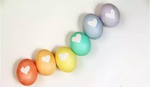 鸡蛋壳手工作品创意幼儿园,碎鸡蛋壳手工粘贴画动物图案