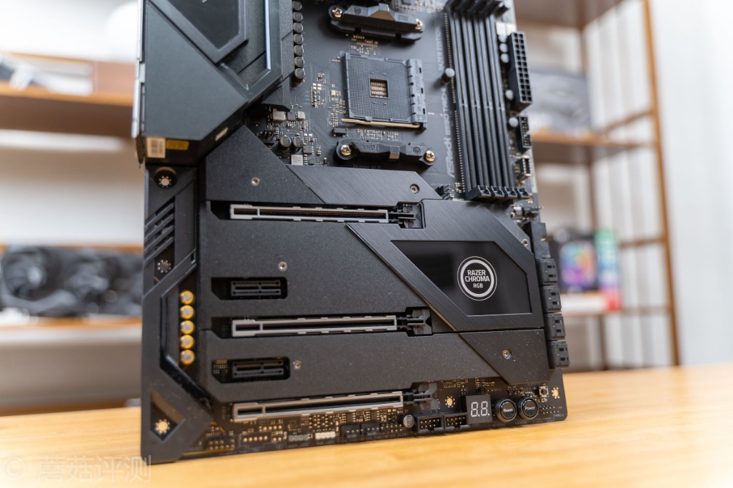 雷蛇华擎x570主板怎么样,华擎x570太极雷蛇定制款主板赏析