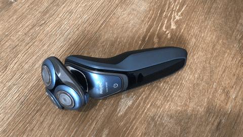 飞利浦剃须刀s1108和s1203哪个好,飞利浦剃须刀推荐和评测入门款