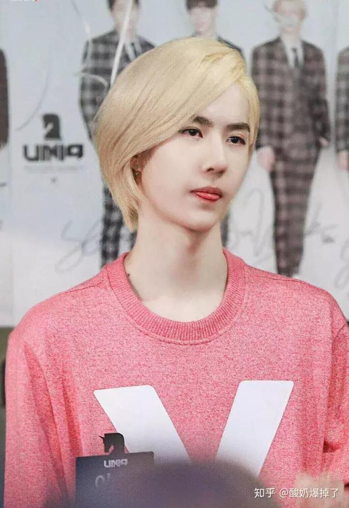 王一博和黎明长相对比,怎样评价王一博的长相气质