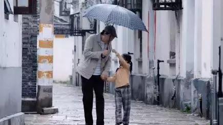 老公和婆婆背着儿媳，被“租子宫包生儿子”小广告骗了85万！活该