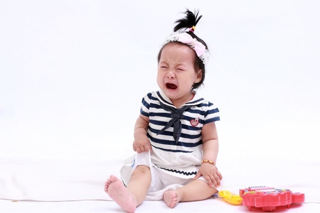 一岁宝宝特别黏妈妈爱哭怎么办,一岁半宝宝特别粘妈妈哭闹怎么办